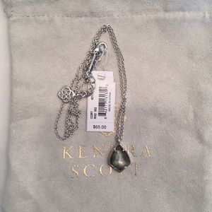 Kendra Scott necklace